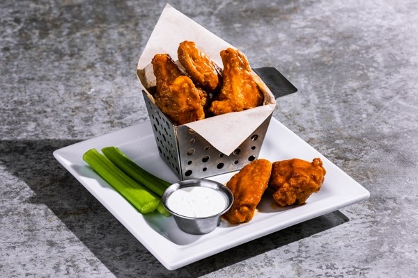 Bone-In Buffalo Wings(Chili's) - Restaurant Library - Shibboleth